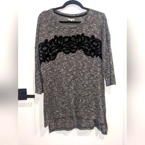 Medium, lightweight Maurices top